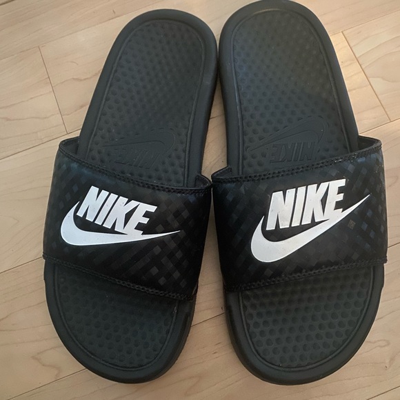 Nike Slides - Picture 3 of 3